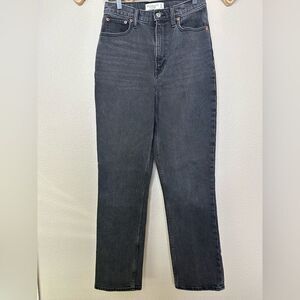Abercrombie and Fitch 90’s Straight Ultra High Rise Sz 27